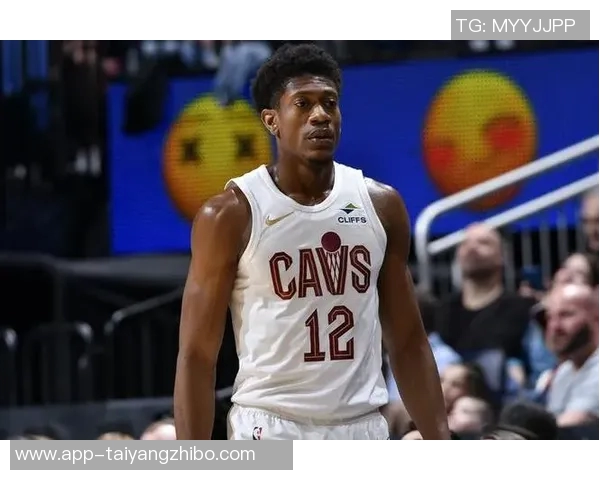 亨特表现出色三分球命中率高达57贡献17分4篮板4助攻正负值正面